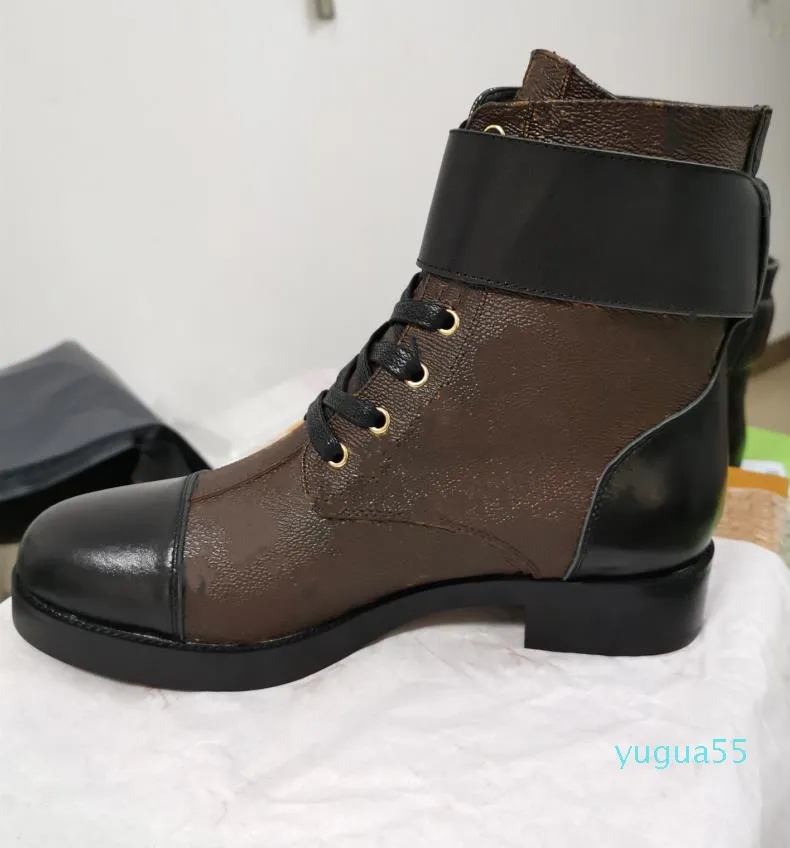 Vrouwen lederen enkelschoen Wonderland Ranger Designer Lady Buckle Canvas Strap Lace-Up Rubber Outsole Flat Booties