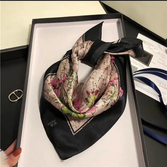Spring and Summer Ladies Small Square Scarves 50*50cm Spring and Summer Fashion Luxury Twill Silk Scarves Multifunctional Headscarf