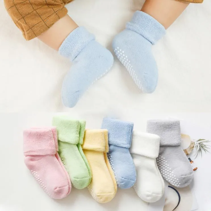 Skarpetki baby podłogowe antypoślizgowe berbeć skarpetki stałe noworodek chłopiec sneaker footsocks bawełna zagęścić dziewczyna obuwie skarpetki 6 kolorów AT4684