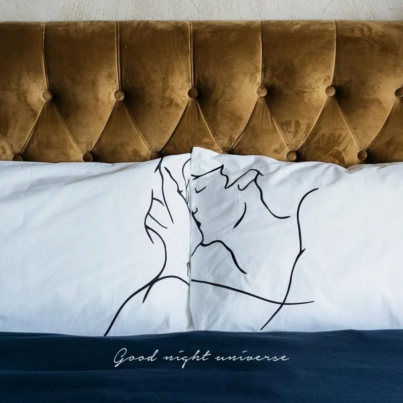 Sängkläder sätter 230tc bomull broderade romantiska kyss älskare kuddar 48 * 74cm 2 st, bröllopsgåvor sängkudde för par