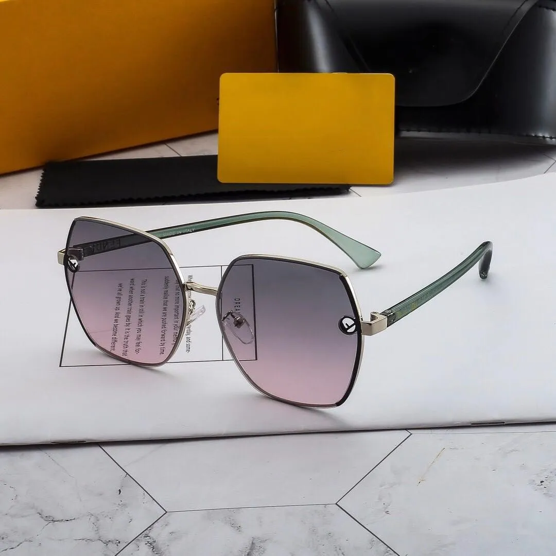 Lunettes de soleil plein cadre en métal de haute qualité lunettes élégantes pour hommes et femmes lunettes de soleil de luxe classiques boîte d'emballage haut de gamme