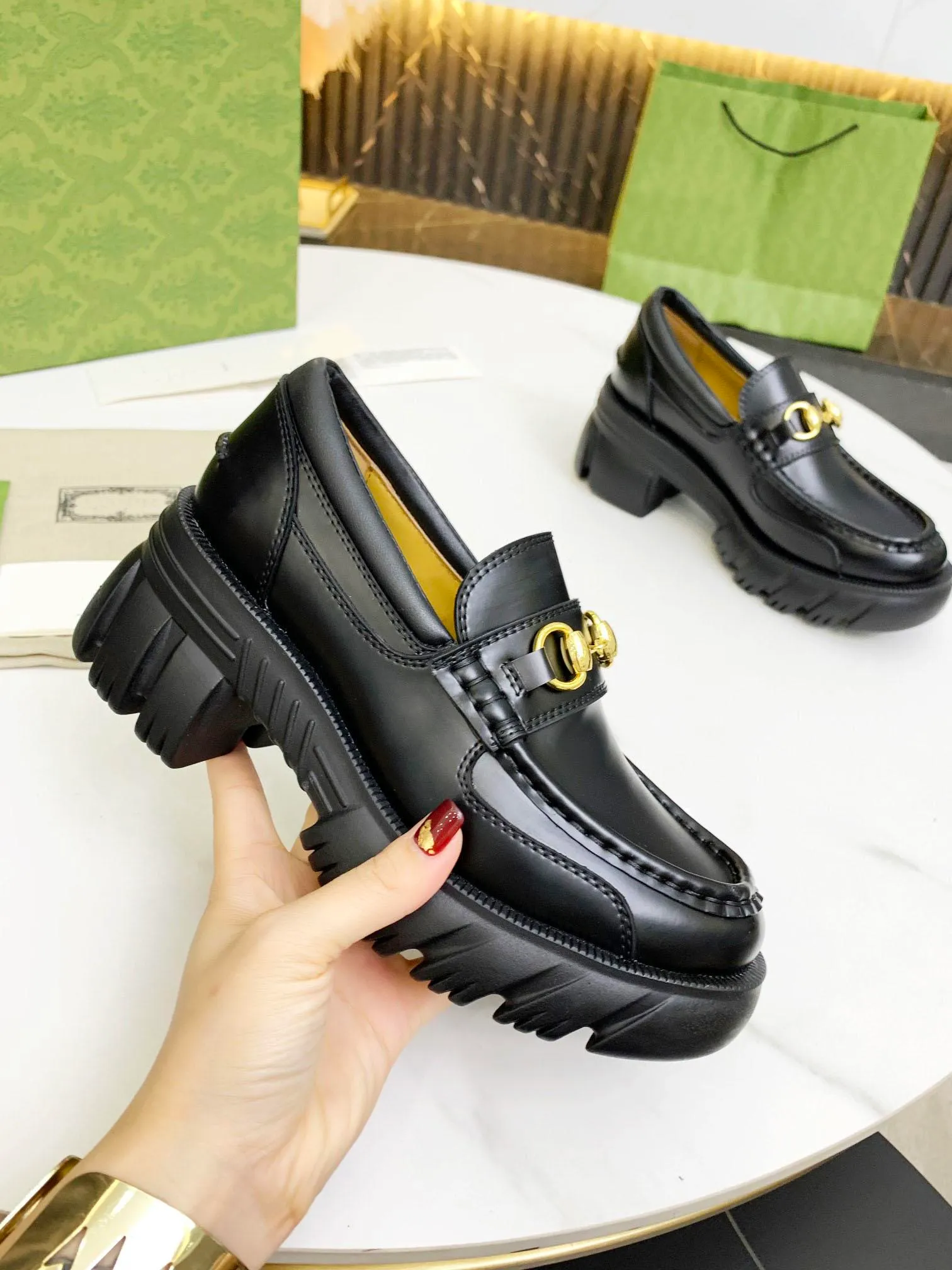 Women ankle boot with Interlocking new Luxurious designer Warm and stylish shoes size 35-40