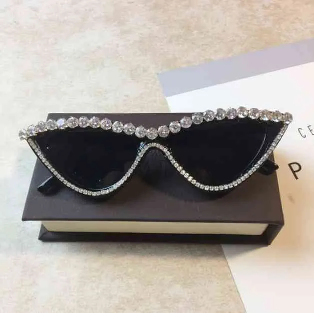 Zaolihu Luksusowe Diamentowe Kobiety Okulary przeciwsłoneczne Czarna Rama Cat Eye Sun Okulary UV400 Bling Eyewear Oculos de Sol