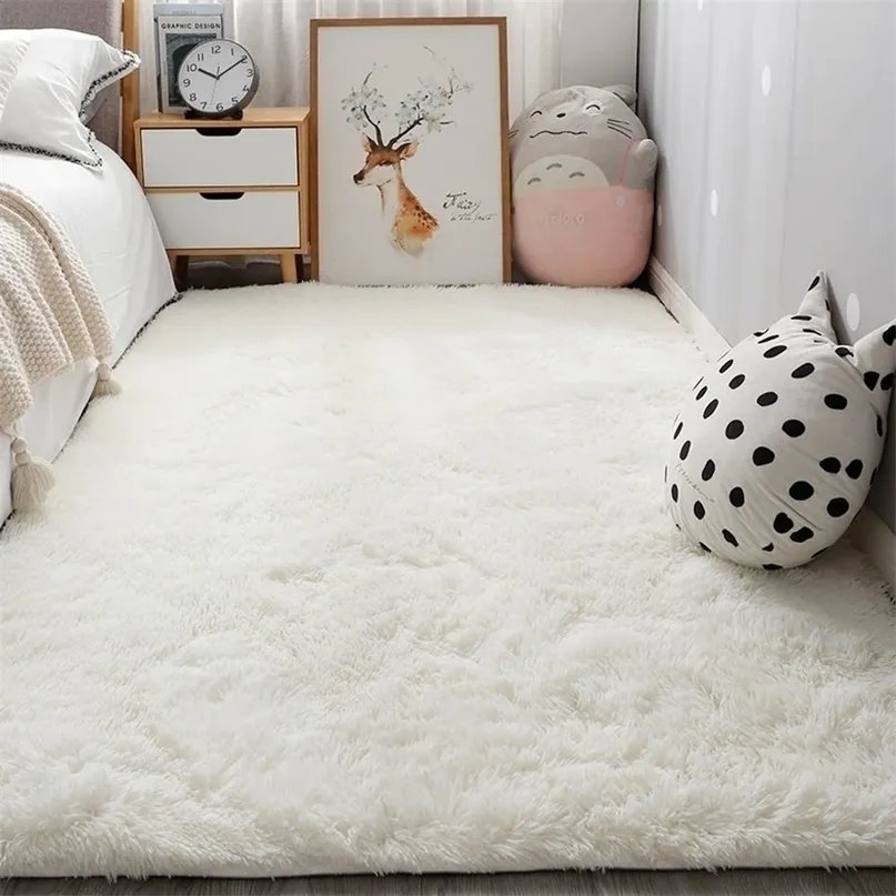 Custom Nordic Ins Bedroom White Plush Bedside Rug Living Room Thick Mats Suitable For Home Decoration Boy Crawling Carpet 220301