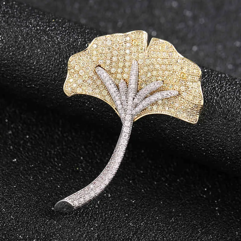 Gold Crystal Ginkgo Biloba Leaf Brooches Pins for Women Men Vintage Leaves Plant Brooch Clothes Pin Accessories Jewelry Gift