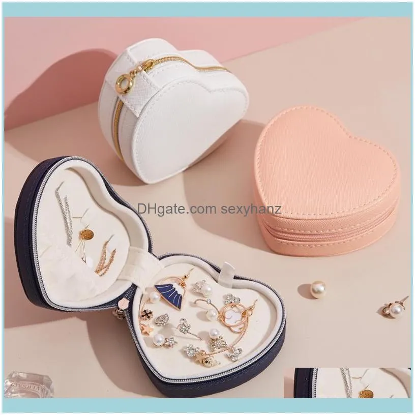 Förpackningsdisplay Jewelryheart Form Portable Jewelery Box Travel Organizer Jewelry Pu Leather Kvinnor Flickor Resande smycken Fodral