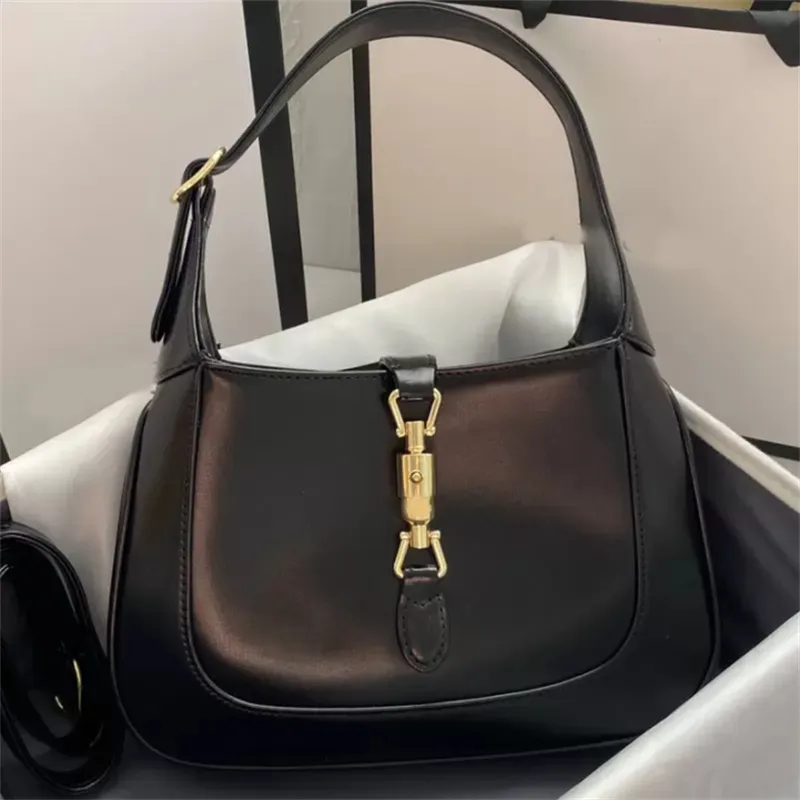 2021New Men`s Handbags 241 Postman bags Messenger Bag. sattractive accessories, spring fashion show functional and practical one-shoulder bag wallet