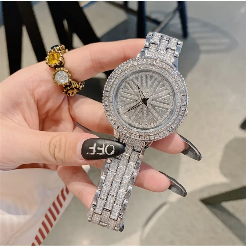 Novo relógio de marca feminina, cinto de aço à prova d'água de diamante luminoso e movimento de quartzo não mecânico