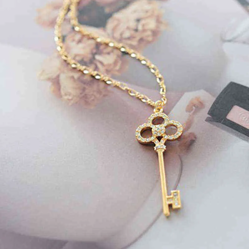 Gold Key Pingente Colar Para As Mulheres, Charming Senhoras Cristal De Cristal Cúbico Zircão Corrente Festa Jóias Girl Gift G1206