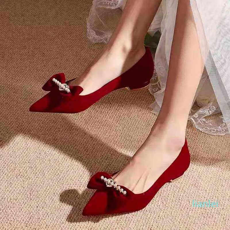 Kvinnor Högklackat Pumpar Kvinnors Plana Skor Mode Beaded Red With Heel Single Pointed Toe Bow Low Wedding 1130