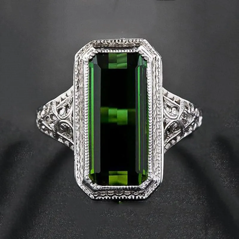 Cluster Rings Vintage Antique Pattern Carving Large Green Stone Ring Geometry Silver Color For Men Women Engagement Jewelry Y5N543