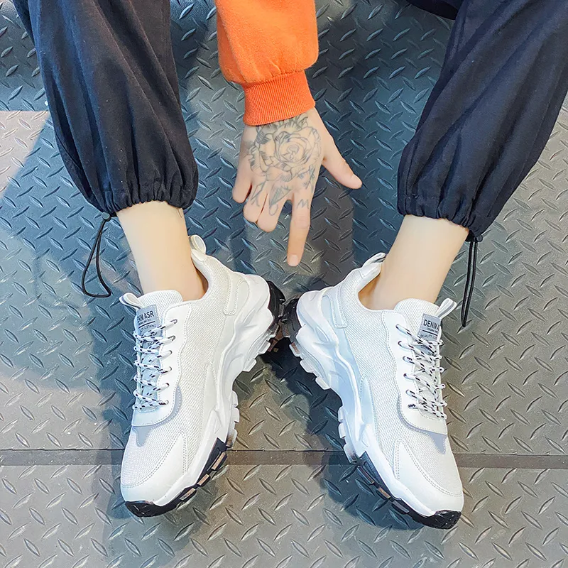 2021 Tasarımcı Koşu Ayakkabıları Erkekler Için Beyaz Yeşil Siyah Bej Moda Erkek Eğitmenler Yüksek Kaliteli Açık Spor Sneakers Boyutu 39-44 QV