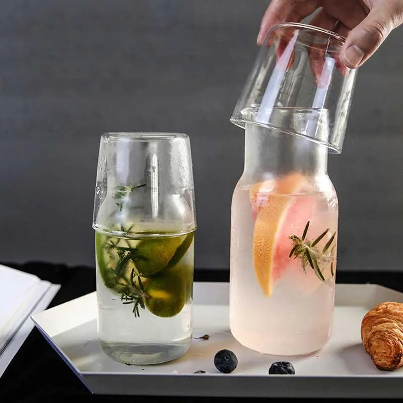 Vinglas￶gon transparent glas kallt vattenkruka med 1 st kopp blommor te kaffe juice mj￶lk kanna k￶kskontor dricka vattenkokare g￥va