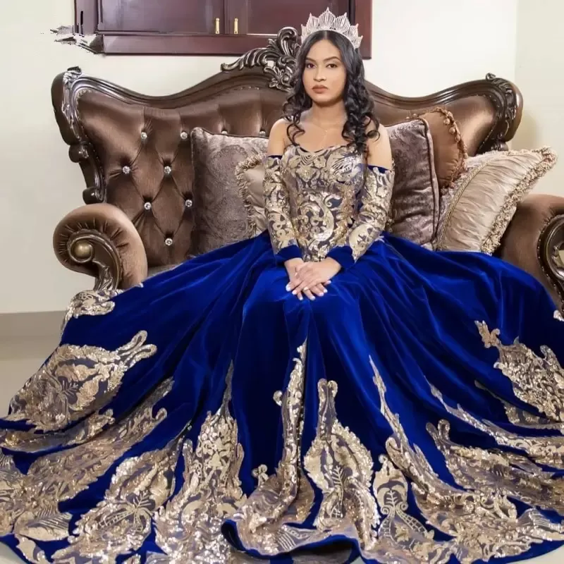 Prinsessan Velvet Blue Quinceanera Klänningar 2022 Lace Applique Sweet 16 Dress Långärmade Vestidos de 15 Ball Gown Prom Lacks CG001