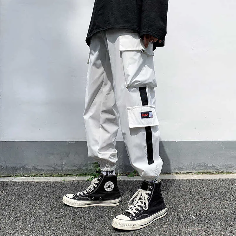 2021 New Fashion Cargo Pants Uomo Bianco Nero Grigio Entrambe le tasche laterali a righe Pantaloni da uomo Casual Sport Fitness Pantaloni sportivi a gamba larga Y0811