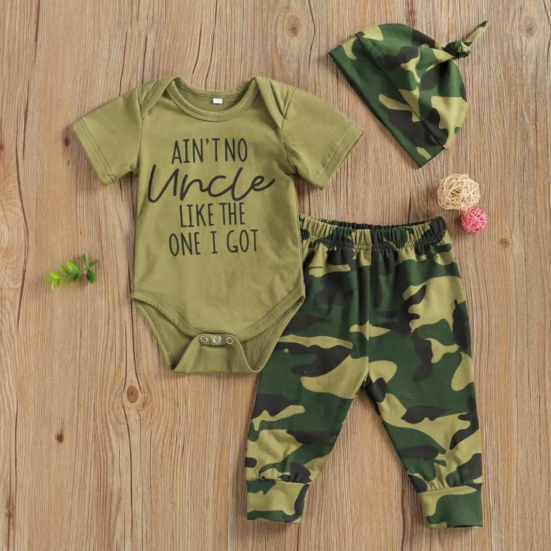 Kleding Sets Boy's 3 stks Camouflage Bodysuit Set Zomer 2021, Korte Mouw Letter Gedrukt Driehoek met lange broek en hoed