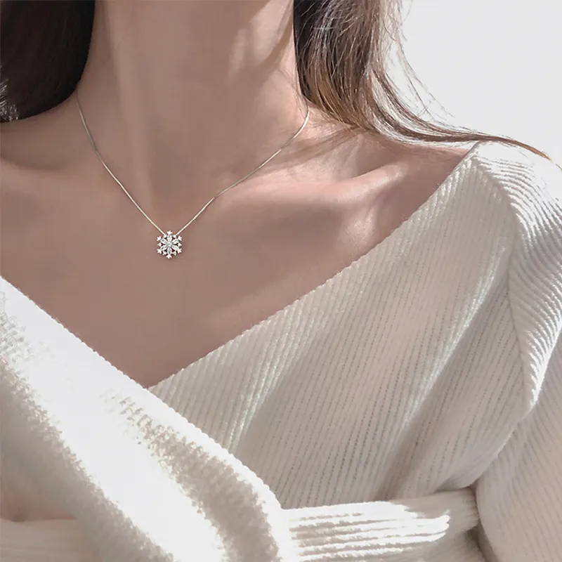 Elegant 925 Sterling Silver Zircon Necklace Box Chain Hängsmycke Design Fina smycken för kvinnor Bröllopsgåva