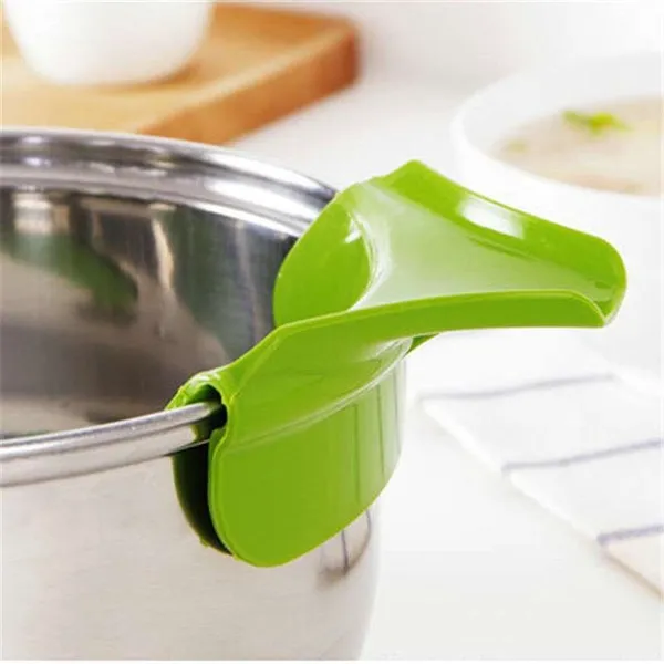 Kitchen Gadgets Anti-spill Pots and Pans Round Rim Silicone Deflector Liquid Diversion Tool