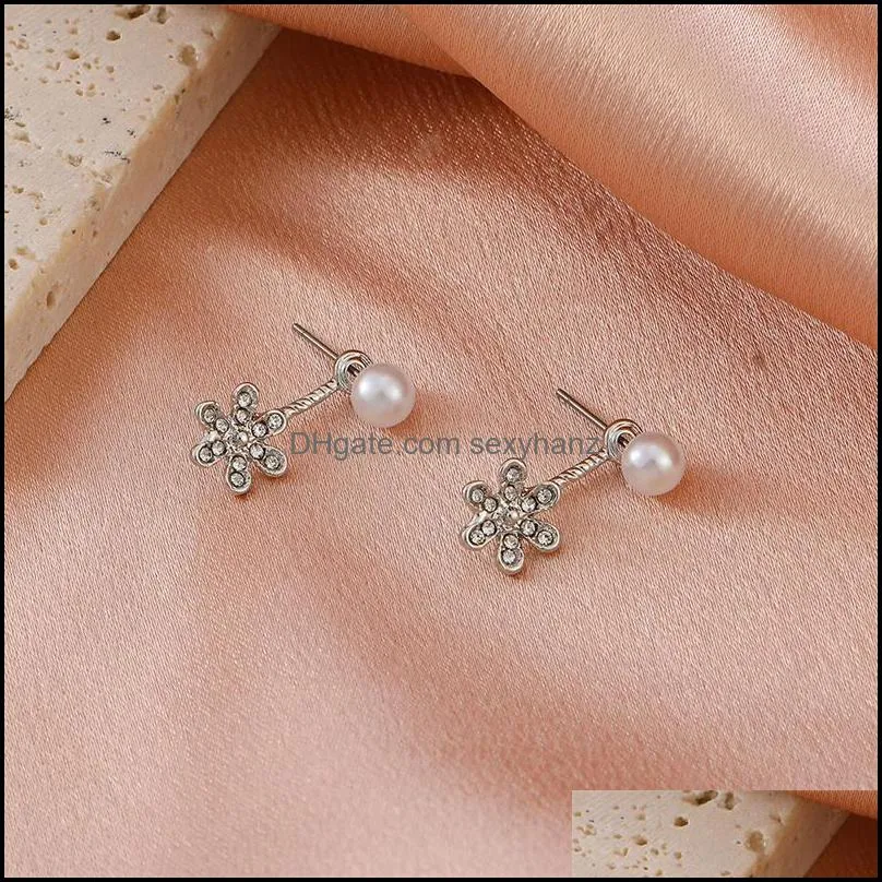 Yamog Korean Diamond Flowers Pearl Charm Earrings Women Female Alloy Tassel Plants Ear Studs For Business Party Sweater Earring Jewelry Accessories Gold