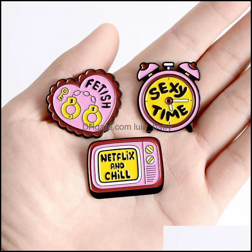 Pins, Brooches Pink Yellow Enamel Pin TV Robot Clock Lips BuHeart Badge Custom Lapel Jeans Shirt Bag Fashion Jewelry Gift