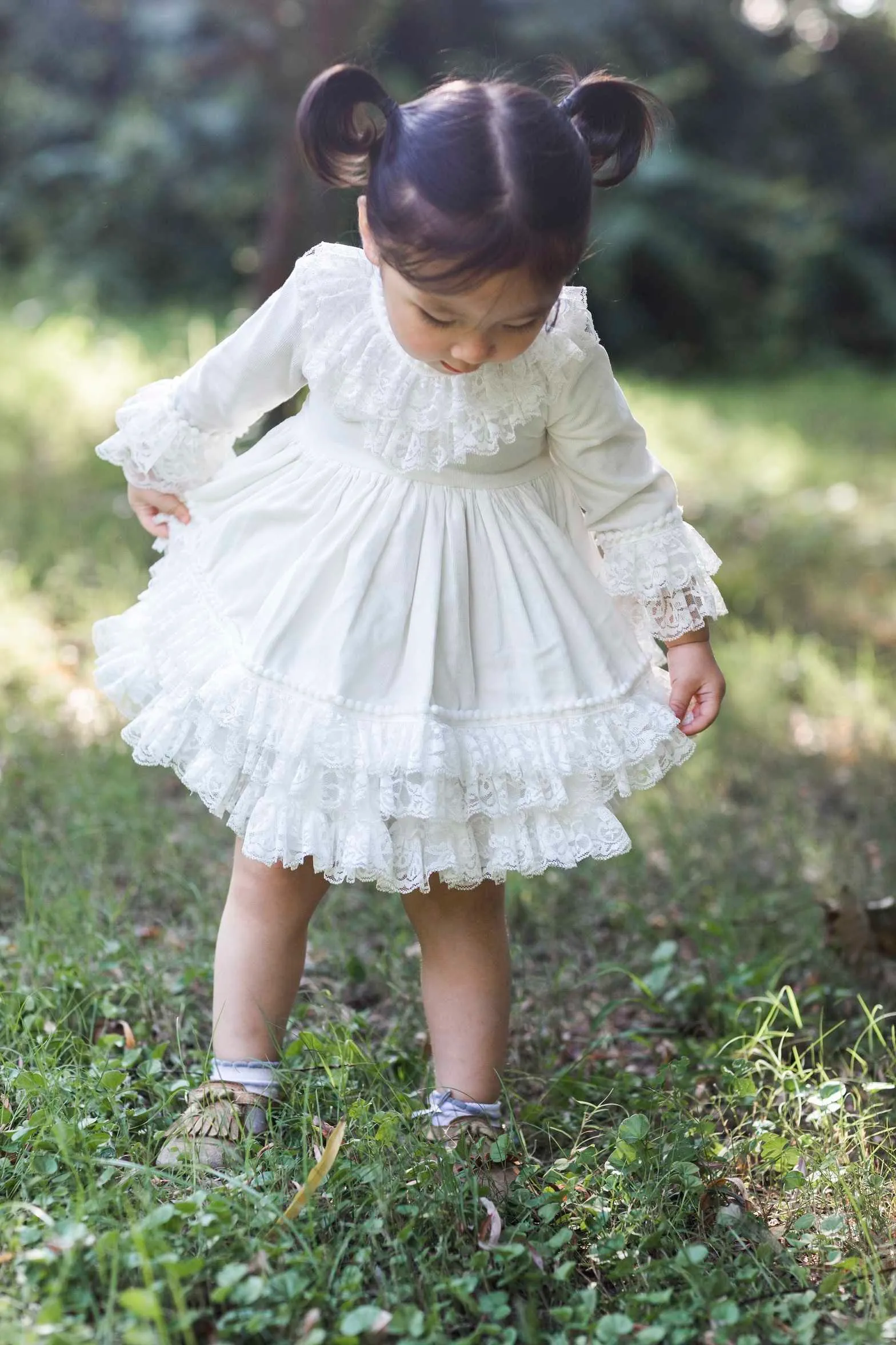 Baby Girl Autunno Inverno Manica lunga Velluto bianco Pizzo Lolita Vintage Spagnolo Inghilterra Abito da principessa turca Abito per compleanno Q0716