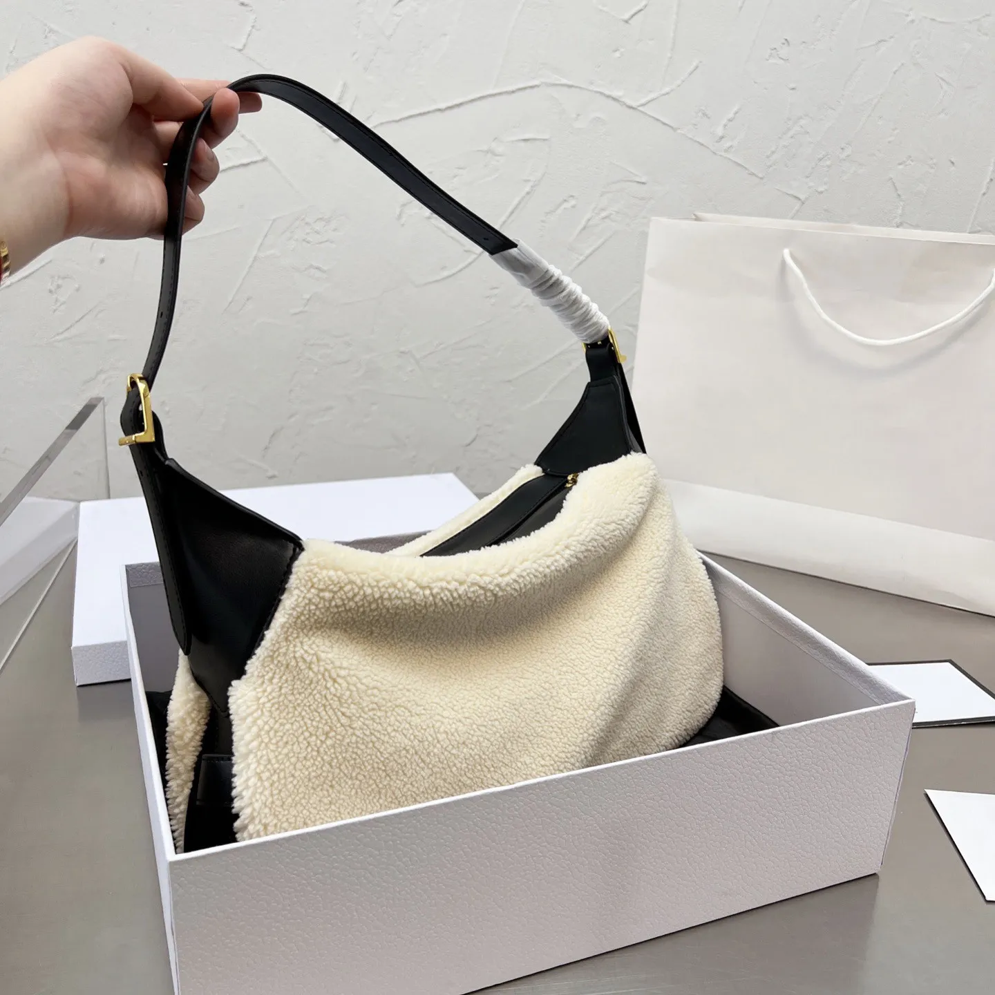 Cabelo de cordeiro costurado couro feminino bolsa de ombro macio bolsa quente cor pura estilo casual vagabundos sacos de compras de moda ao ar livre bolsas bolsa de moda