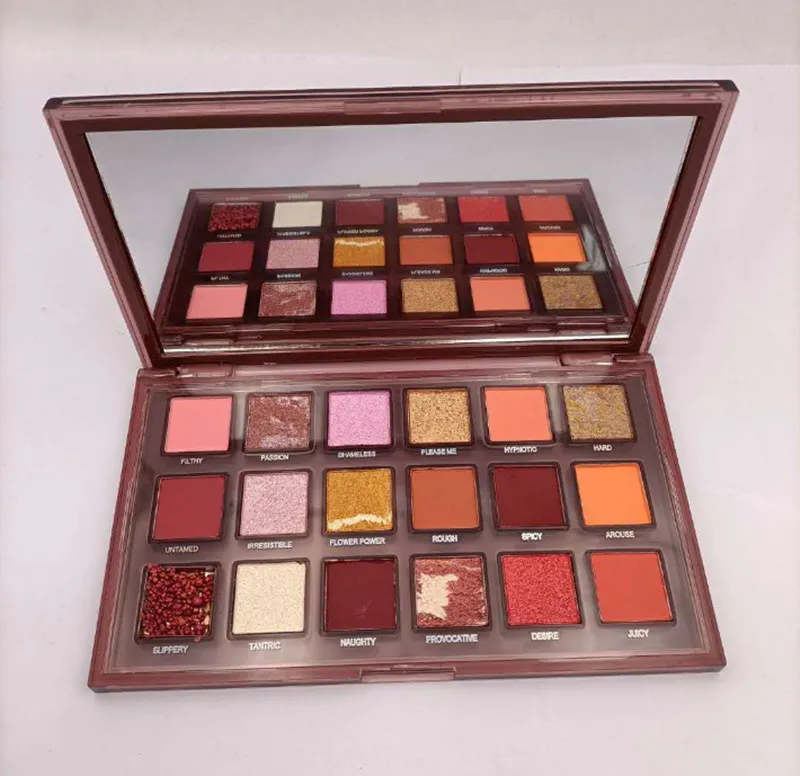 NUOVA palette di ombretti per trucco di bellezza Naughty Nude 18 colori Ombretto Shimmer Matte NUDE Ombretto Cosmetici di bellezza Regalo di Natale