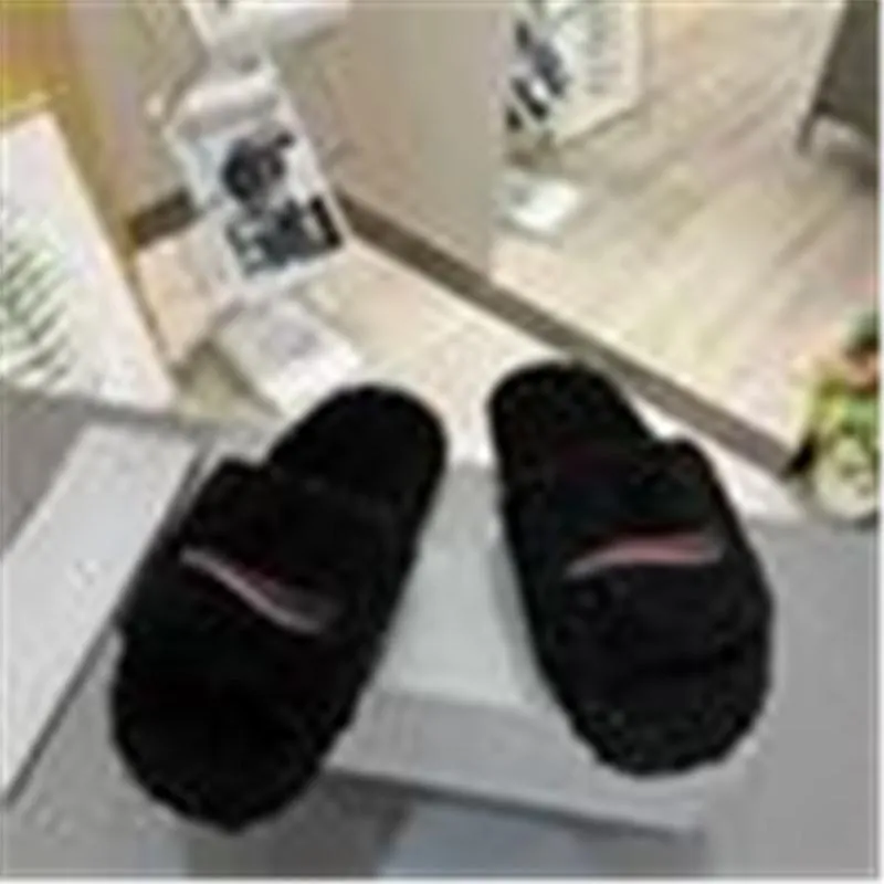 Inverno caldo comodo sandalo Slidel Slifts Donne Pantofole di lana Lettera Stampa Sandali Furry Sandali Fluff Soft House Slifts Slifts in gomma Slipper piatto taglia35-40