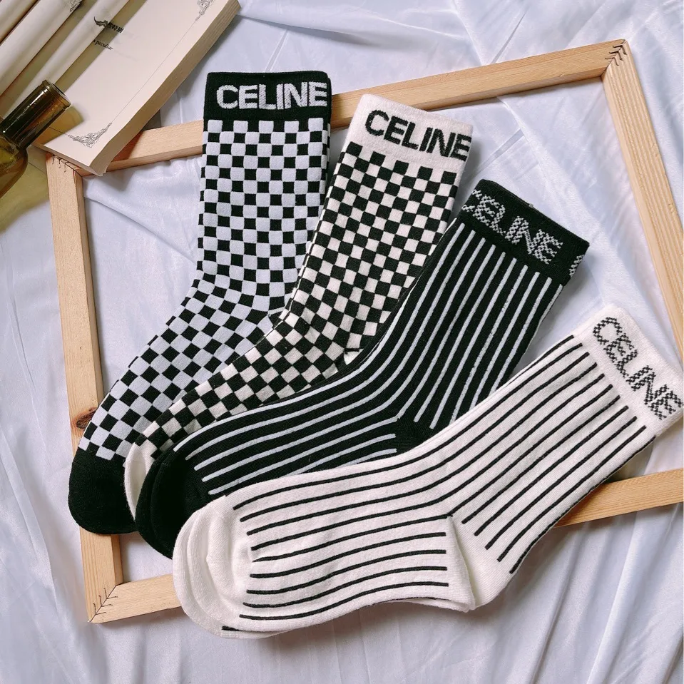 4Color Letters Brodery Print Checkerboard Stripe Decorations Unisex Cotton Socks Winter Designer Casual Sport Breatble Sticke Stocking