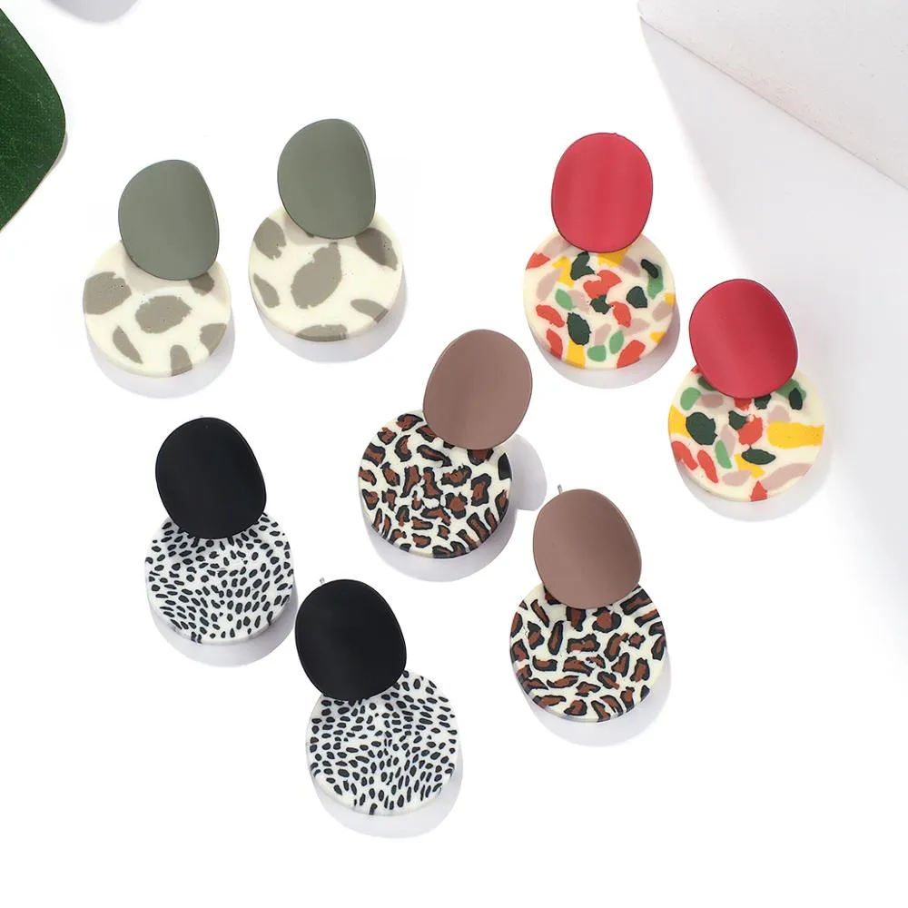 Trendig Unique Polymer Clay Charms Leopard Drop Örhängen för Kvinnor Söt Multi-Färg Rund Hängsmycke Dangle Örhängen Smycken