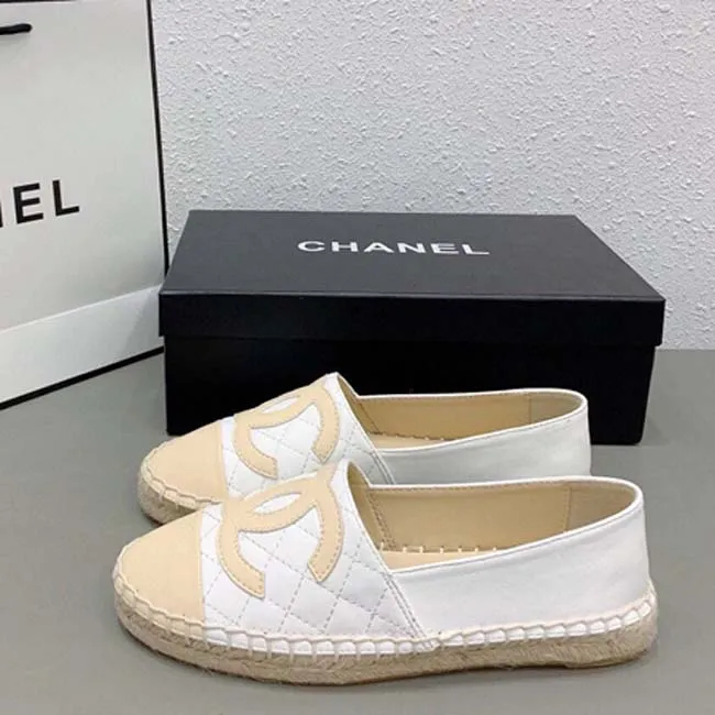 Chanel Shoe Size 8 Black Lamb Skin Round Toe CC Logo Espadrille