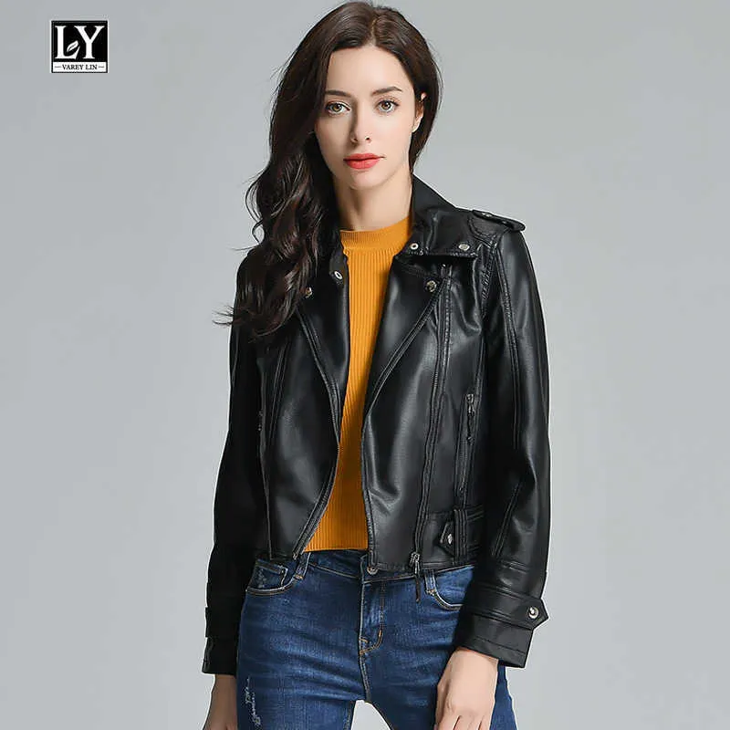 Ly Varey Lin Herbst Frauen PU Leder Kurze Jacke Mantel Faux Weiche Schwarz Niet Reißverschluss Motorrad Slim Punk Oberbekleidung 210526