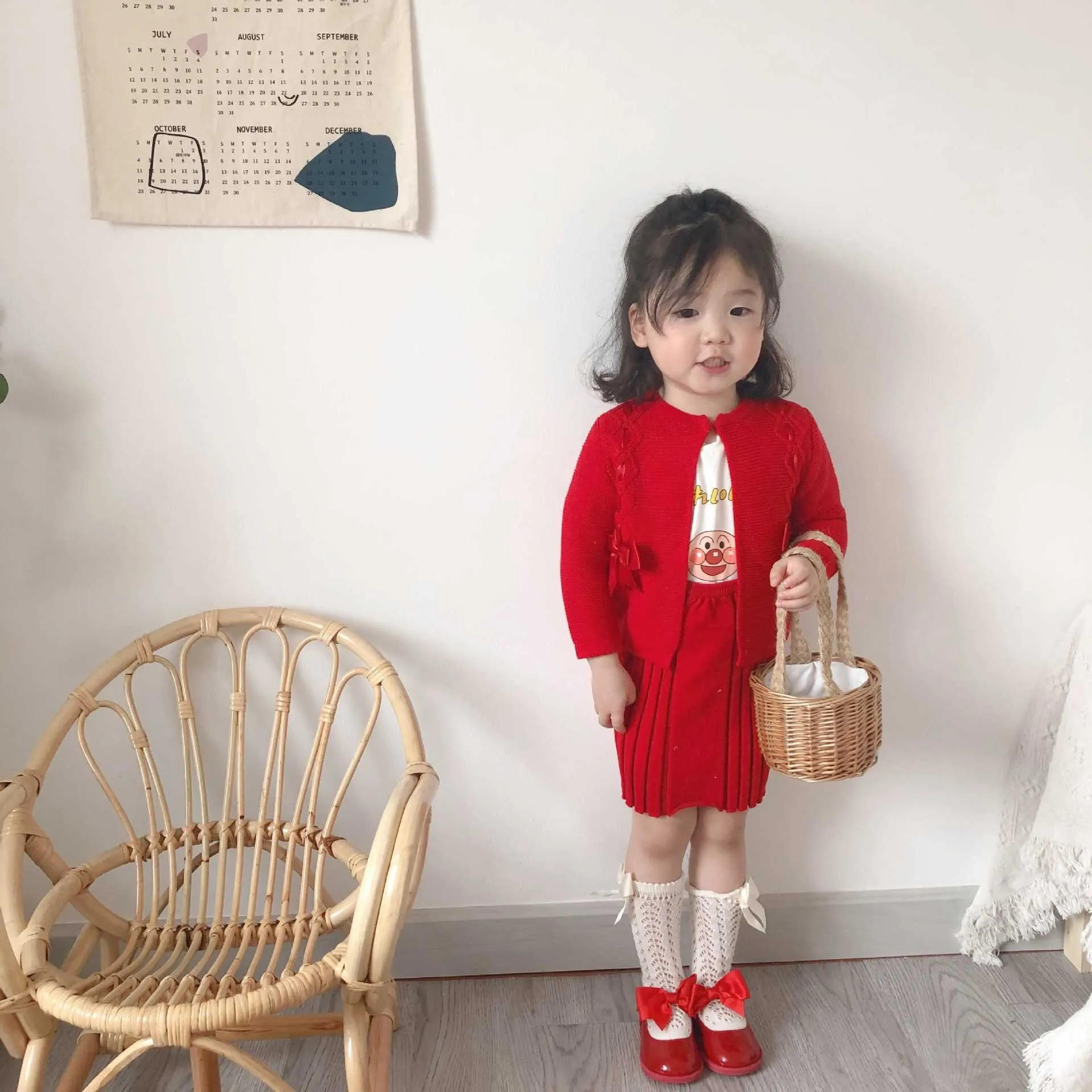 女の赤ちゃんスペイン服幼児ニットジャケット幼児プレッピースタイル服セット子供カーディガン+サスペンダードレス210615