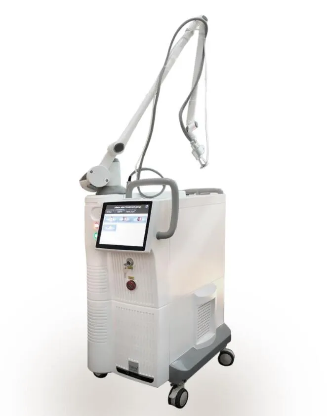 Machine de CO2 de fractionnement en métal 60W puissant avec rajeunissement vaginal Serrez la machine de réparation de la peau de la cuisson