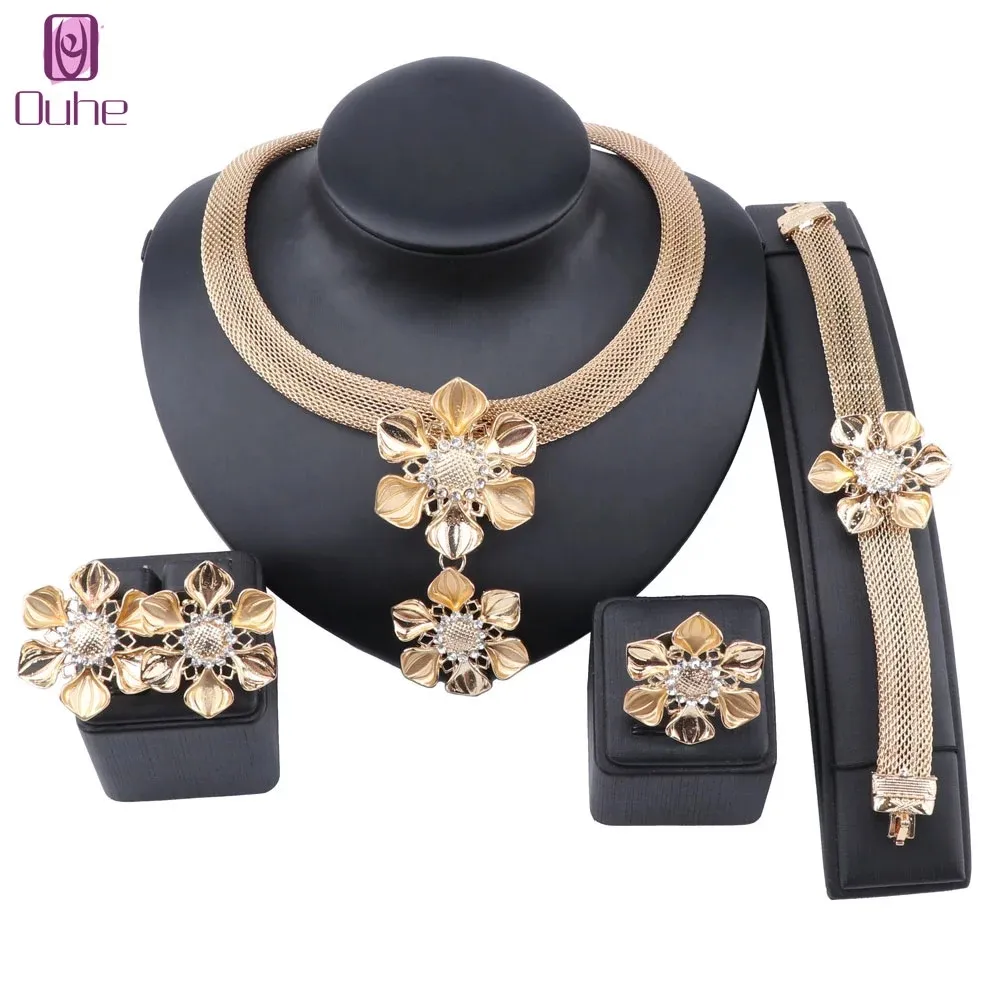 Nouveau Africain Dubaï Or Nigérian Cristal Fleur Collier Boucles D'oreilles Anneau Bracelet Italien Accessoires De Mariage Ensembles De Bijoux