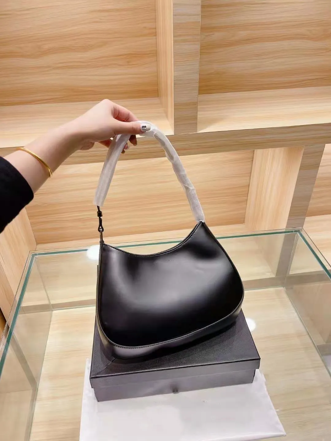 生涯保証 Yisykiy 有名なブランドファッションデザイナーバッグ女性特許レザーハンドバッグレディホーボスバッグ用女性脇の下袋 送料無料英語版 バッグ スーツケース 付属品 ファッションバッグ Camersa Com 生涯保証 Yisykiy 有名なブランドファッションデザイナーバッグ女性特許レザーハンドバッグレディホーボスバッグ用女性脇の下袋 送料無料英語版 バッグ スーツケース 付属品 ファッションバッグ Camersa Com