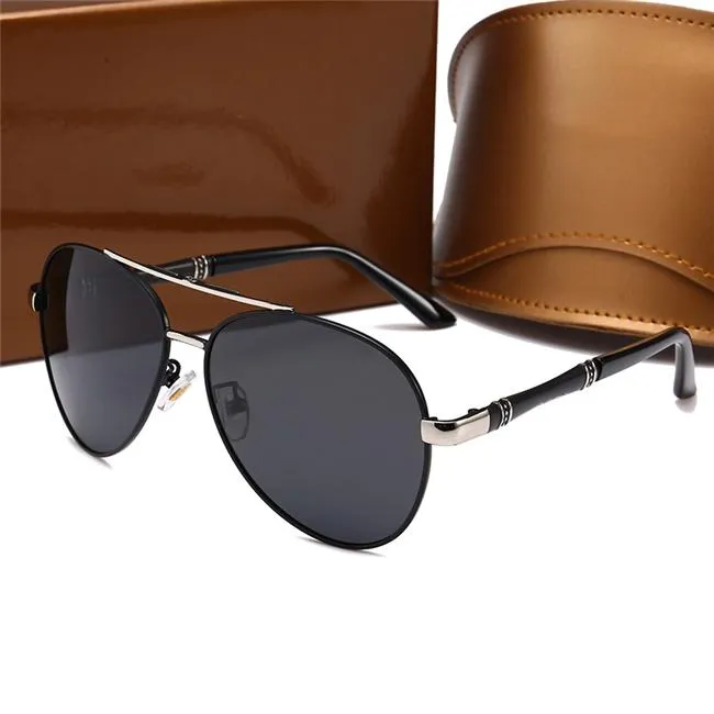 Top Quality Ladies Designer di lusso occhiali da sole Occhiali da sole sovradimensionati Occhiali da sole polarizzati Bianco Cornici Atteggiamento Case Vintage Gafas De Sol Lentes