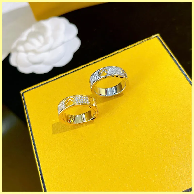 Projektant mody srebrny złoty pierścionek z perłą z pudełkiem luksusowa biżuteria diamentowe pierścionki zaręczynowe dla kobiet pierścionki F marki naszyjnik nowy 21112003R