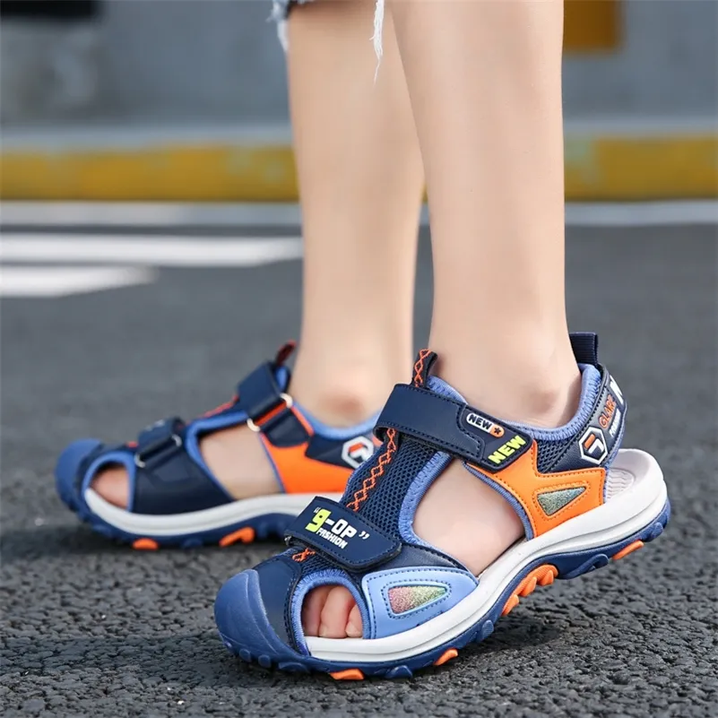 Ulknn Boy Sandals Children's Summer 2021 Nieuwe Kind Mode Boy Baotou Slip Kid's Schoenen Sandalen Maat 27-38 210306