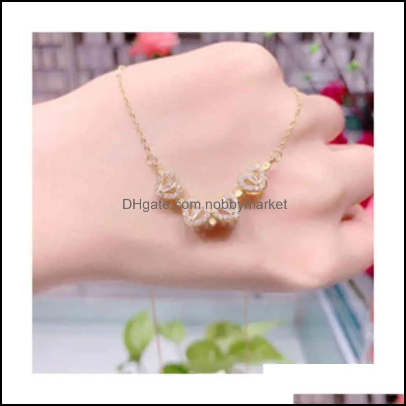 The new four leaf clover can be divided into multiple styles, temperament, Korean style necklace, female personality and fashion