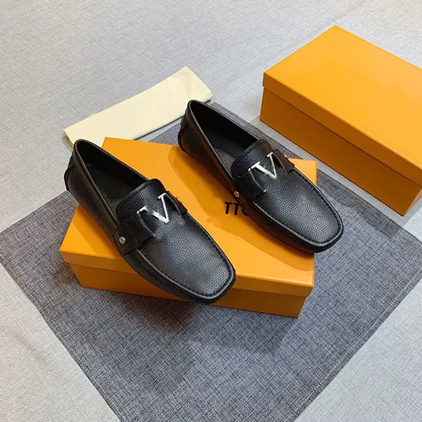 Hoge kwaliteit herenschoenen casual flats bodem Loafers mode luxe metalen knoop erwten schoenen klassieke rijschoenen voor heren