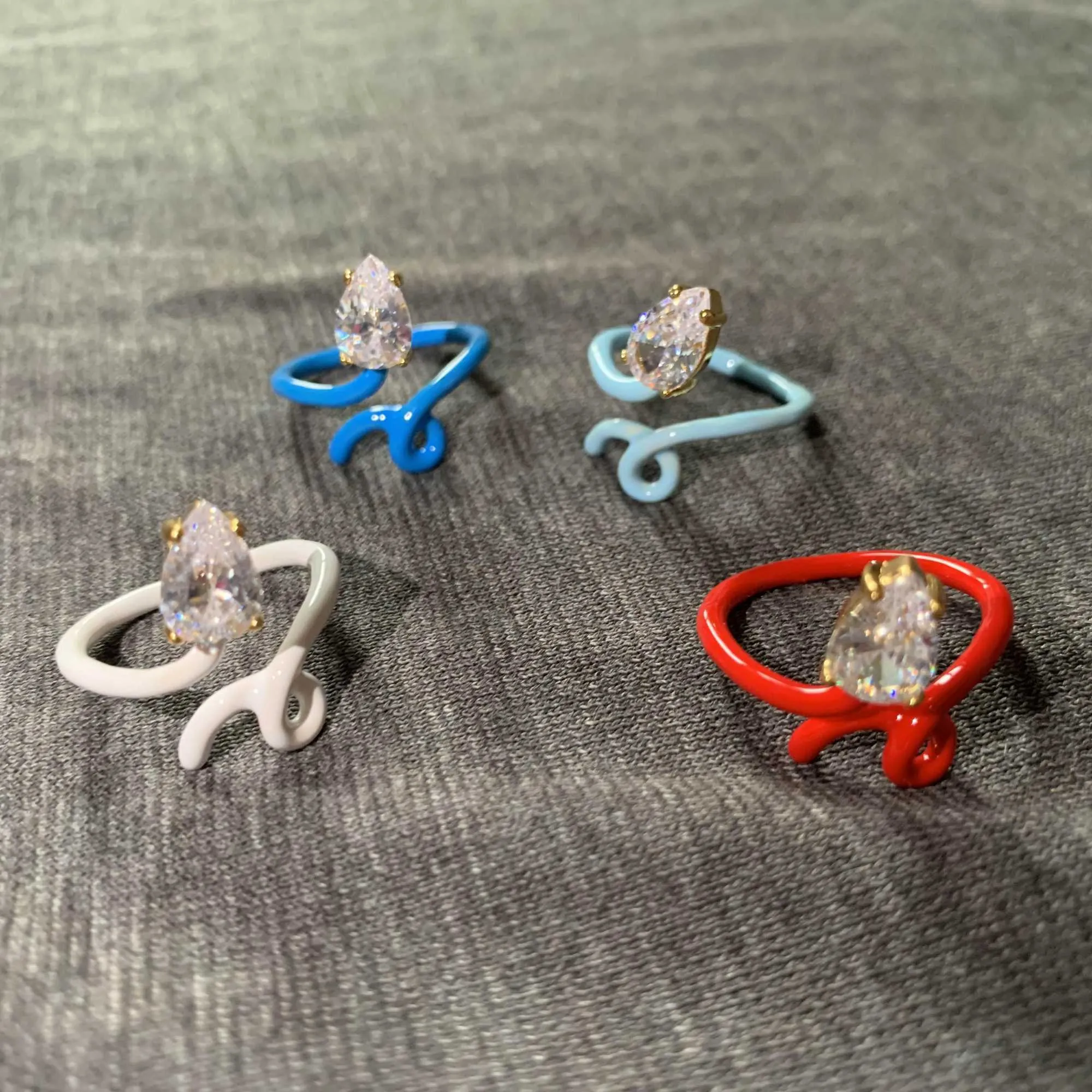 Nuovi gioielli in argento sterling puro caldo per le donne Anelli colorati Serpente Testa di diamante Festa estiva AAA Diamante Fidanzamento Lusso