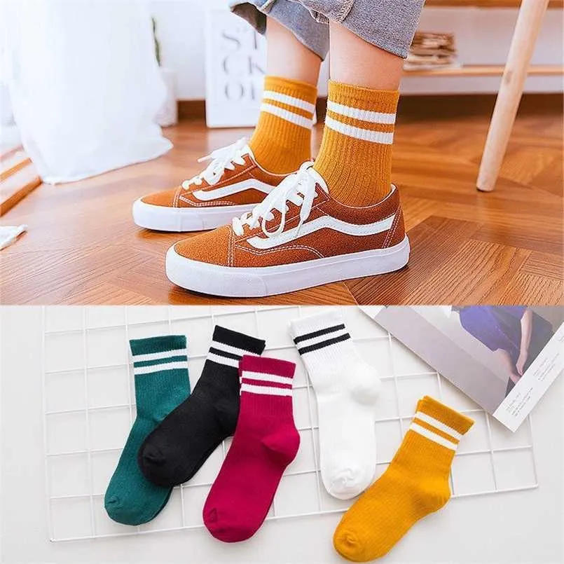 Jeseca 5 Pairs/Lot Women Long Socks Funny Colorful Harajuku Underwear Breathable Sport Summer Warm Winter Female Lingerie 211221