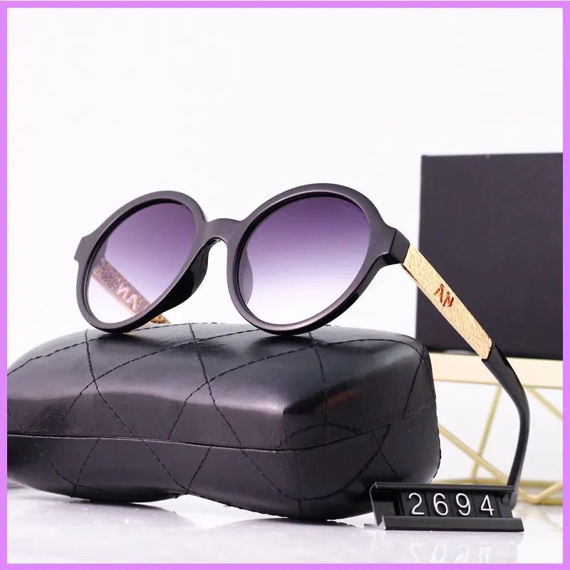 Summer New Round Sunglasses Casual Women Sun Glasses Street Fashion Mens Designer Eyewear With Box Business Driving Beach Nice D2111061F