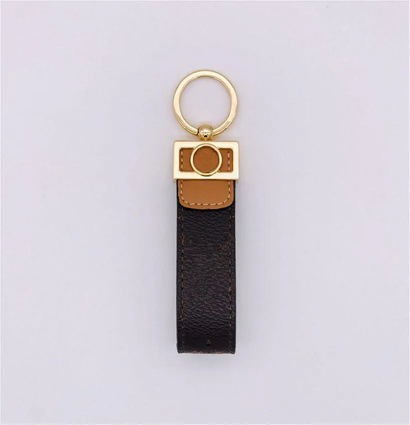 Fashion Keychain Designer Key Chain Mens Luxury Womens Buckle Keychains Handmade Leather Men Women Bags Pendant Accessories