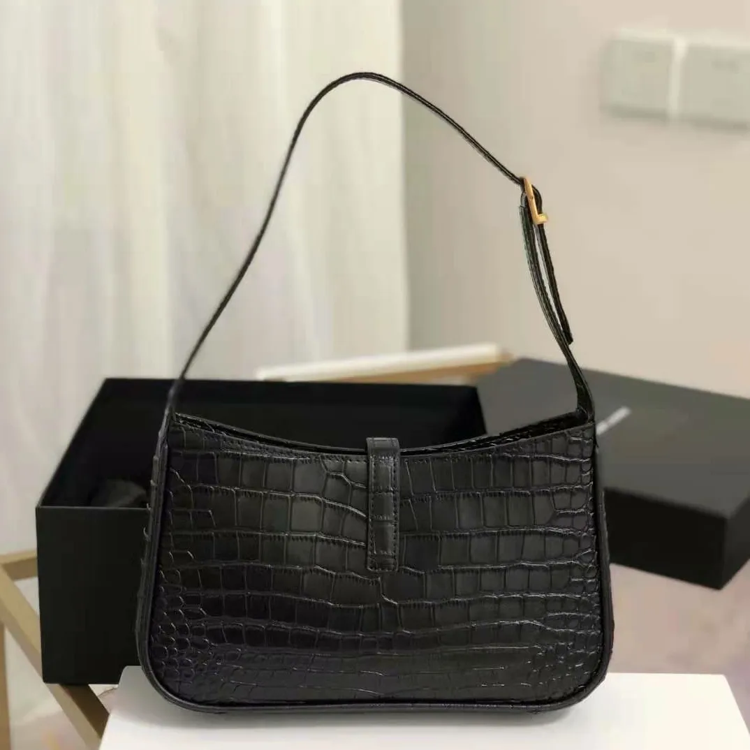 Top Designer LE 5 À 7 Crocodile Hand Shoulder Bag Embossed Shiny Calf Leather Hobo Bags Bronze Metal Hook Closure Open Mouth Design Baguette Black Fashion Handbag Purse