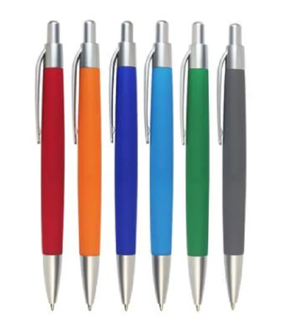 2021 borracha plástica com impressão personalizada impressão de entrega rápida recarga preta caneta de bola caneta promocional personalizada