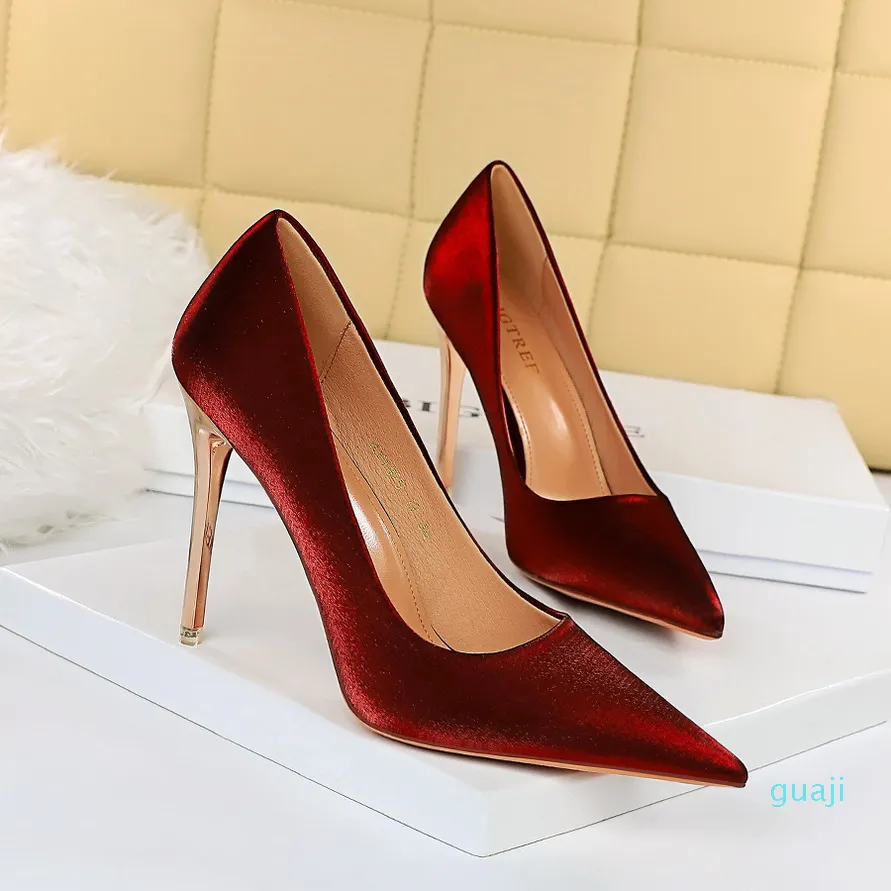 abito da donna Luxurys Designers Moda scarpe da donna piattaforma gatto tacco medio sexy fondo piatto in pelle sandali alti da donna taglia grande 34-43
