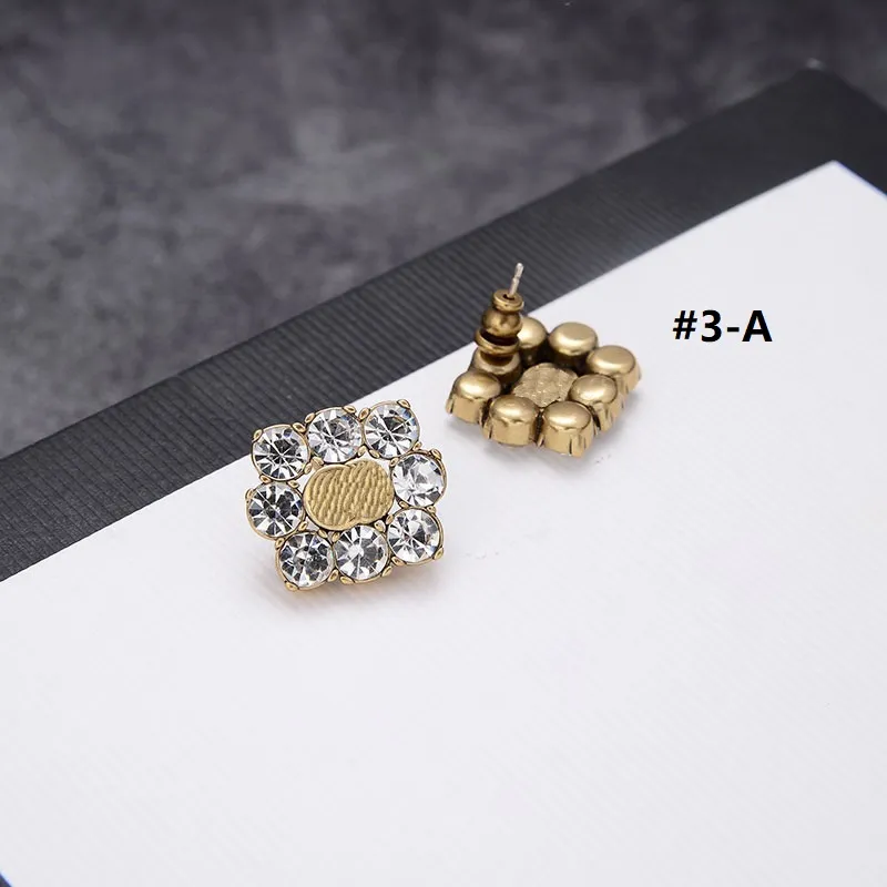 Rhinestone Stud Crystal Design High Quality Earrings Gold Ear Studs Alloy Earrings for Women Fashion Stud Wholesale Woman