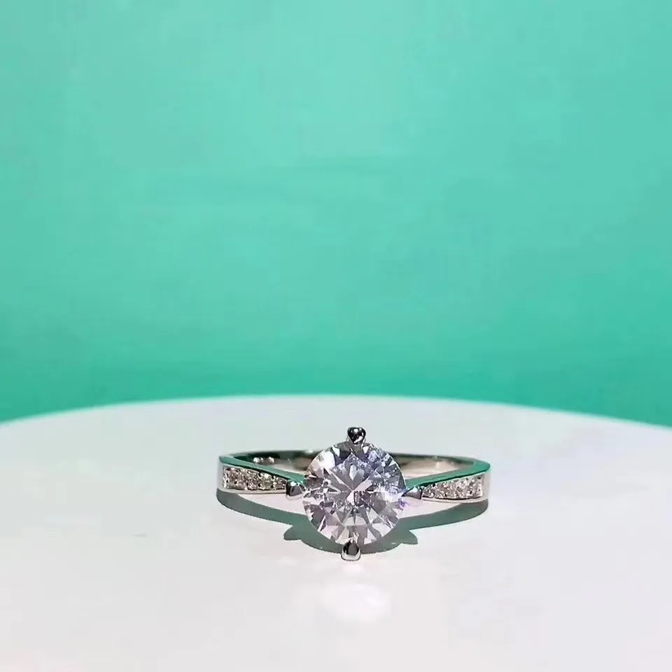 2021 nuovo anello 925 alla moda dal design semplice europeo e americano, classico anello da donna con diamanti, confezione regalo